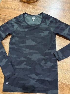 Athleta camo running top. Small. Black and gray.